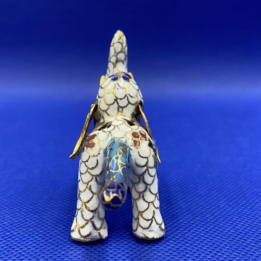 Vintage Cloisonne Gilt Elephant Figurine Enameled White Gold 2" X 3" - Picture 4 of 5